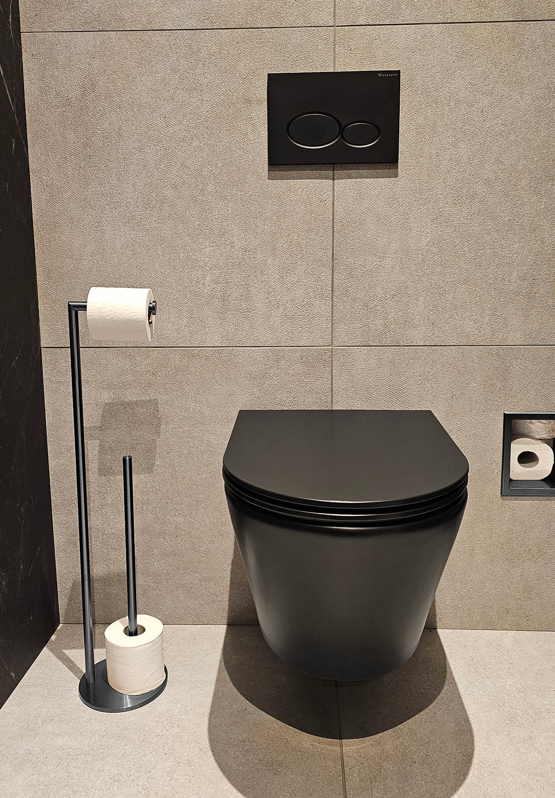 Alonzo toiletrolhouder met reserverolhouder vrijstaand gunmetal PVD