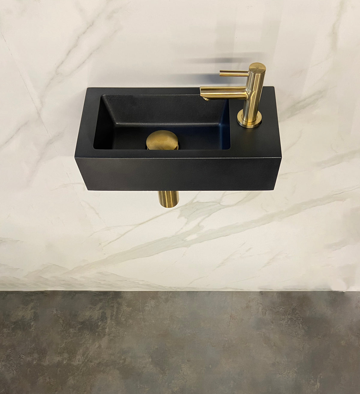Wiesbaden fonteinset Rhea S mini met fontein rechts quartz, kraan, sifon en afvoerplug geborsteld messing